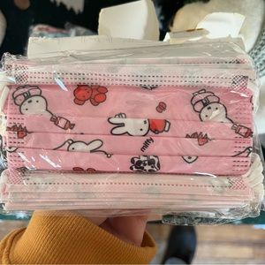 🆕100pc Kids Size Face Masks (10 different designs)💕